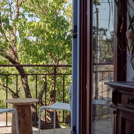 Aloni Retreat Lixouri